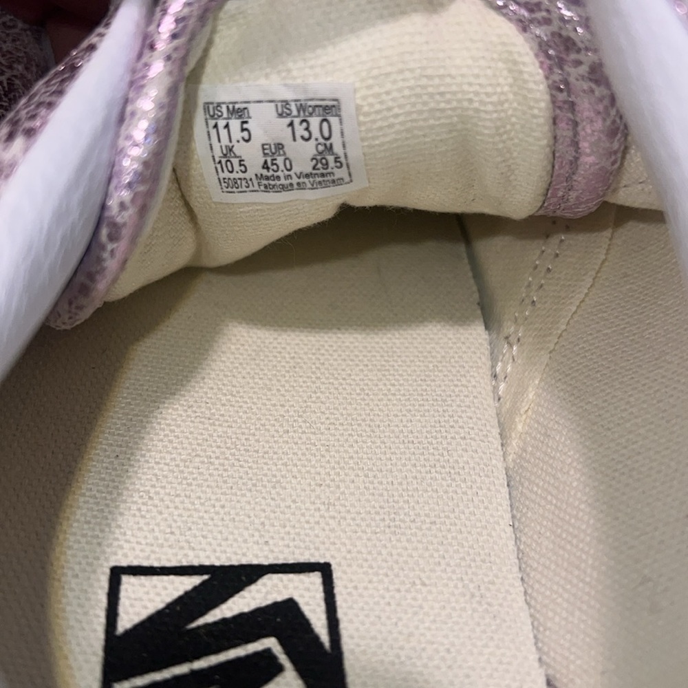VANS - Picture 8 of 9